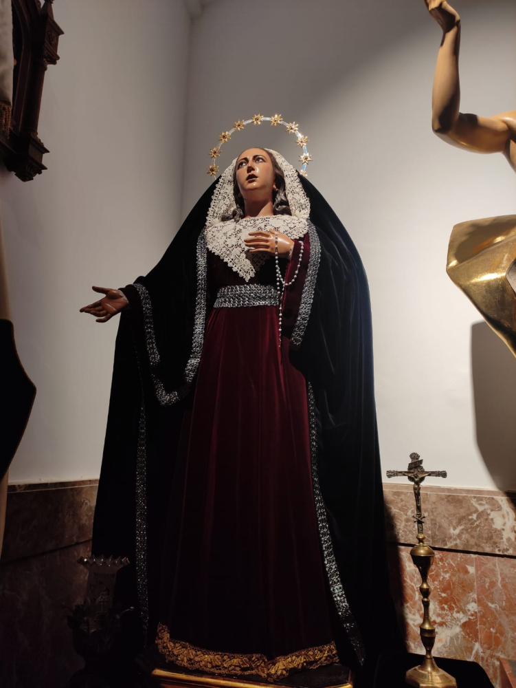 NOVIEMBRE, DE LUTO Y AMPARO