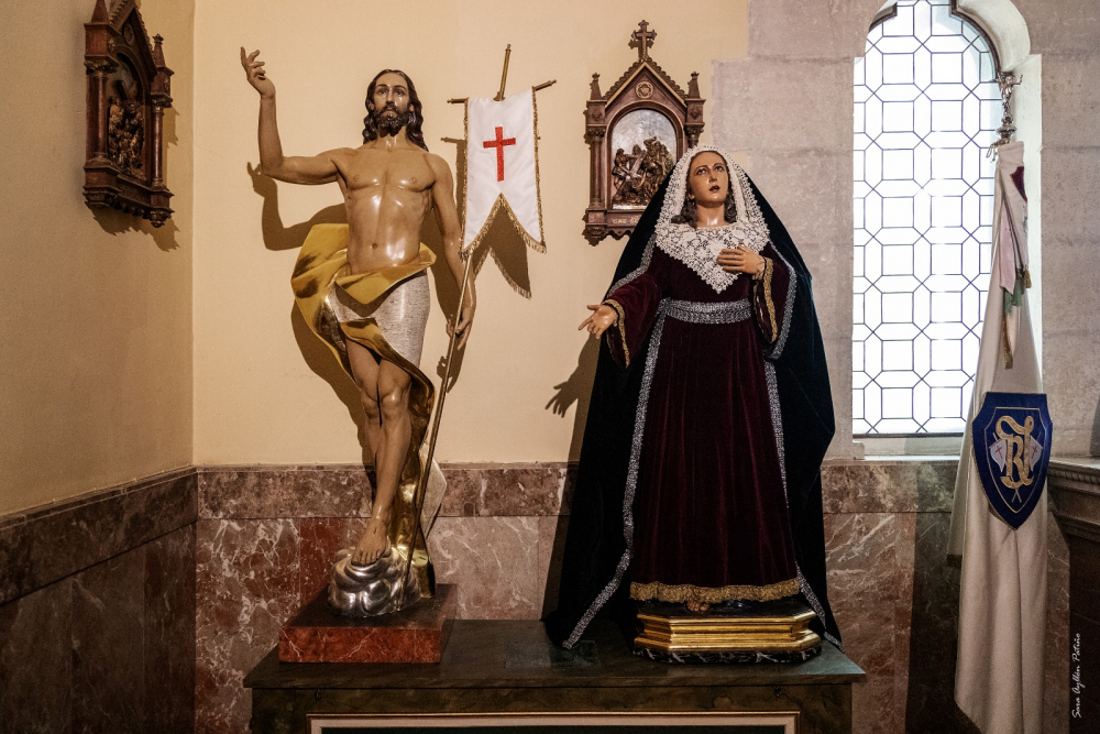 MARÍA SANTÍSIMA DEL AMPARO VISTE DE LUTO DURANTE EL MES DE NOVIEMBRE