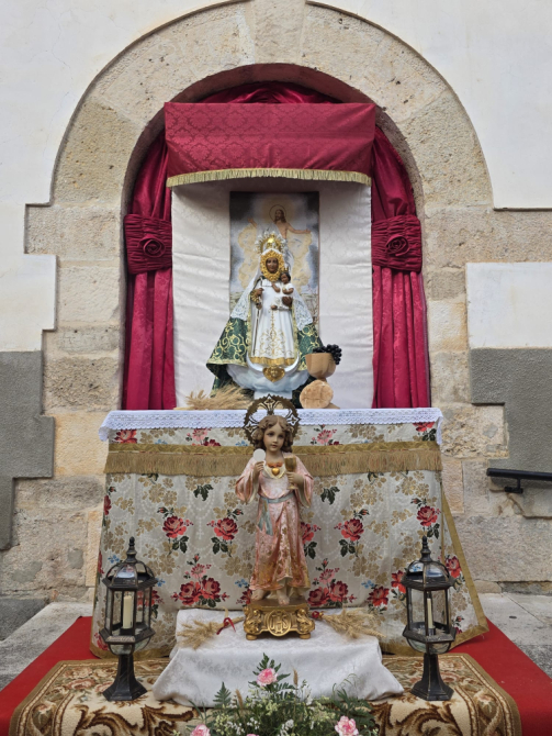 UN ALTAR PARA EL SANTISIMO SACRAMENTO